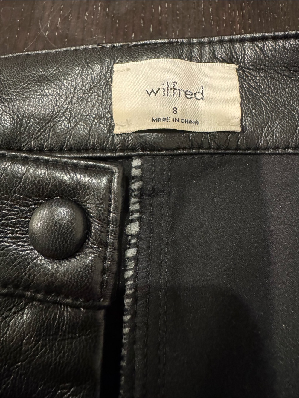Aritzia Wilfred Rebel Pants Japanese Vegan Leather 8 Black High-waisted preowned - Picture 15 of 15